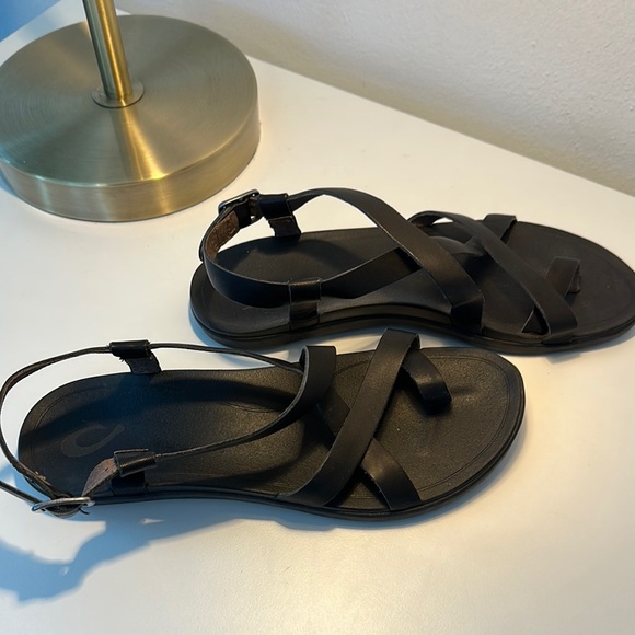 Women's Olukai Black Strappy Sandals - Picture 4 of 6